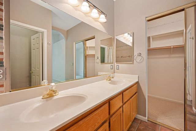 126 Larkin Cir, Folsom, CA 95630