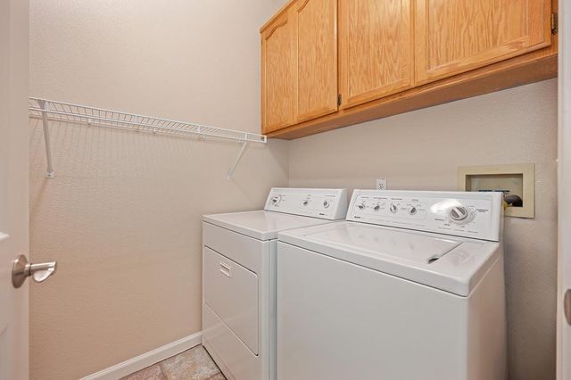 126 Larkin Cir, Folsom, CA 95630