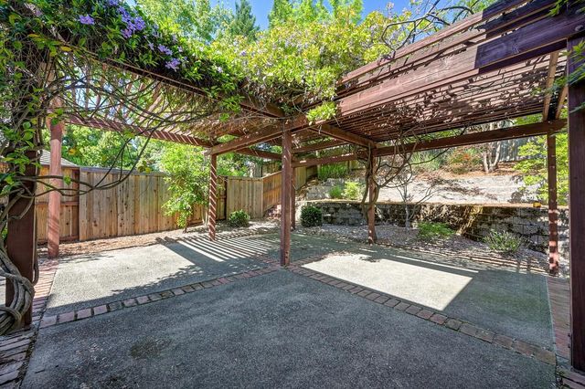 126 Larkin Cir, Folsom, CA 95630