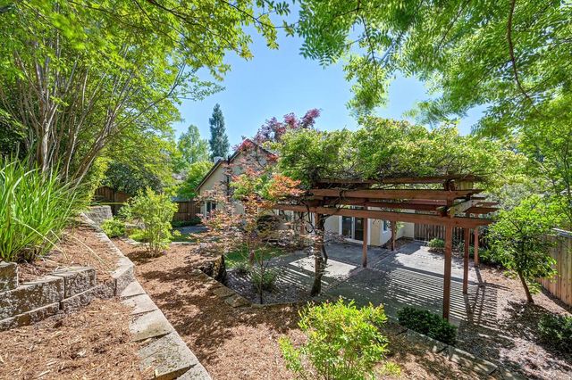 126 Larkin Cir, Folsom, CA 95630