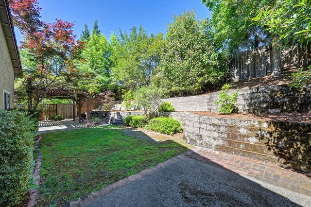 126 Larkin Cir, Folsom, CA 95630