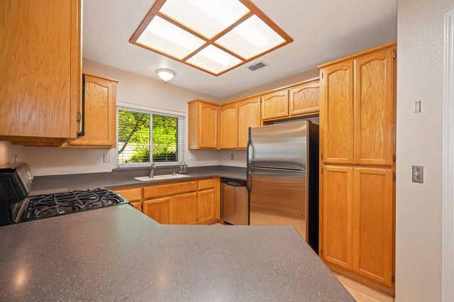 126 Larkin Cir, Folsom, CA 95630