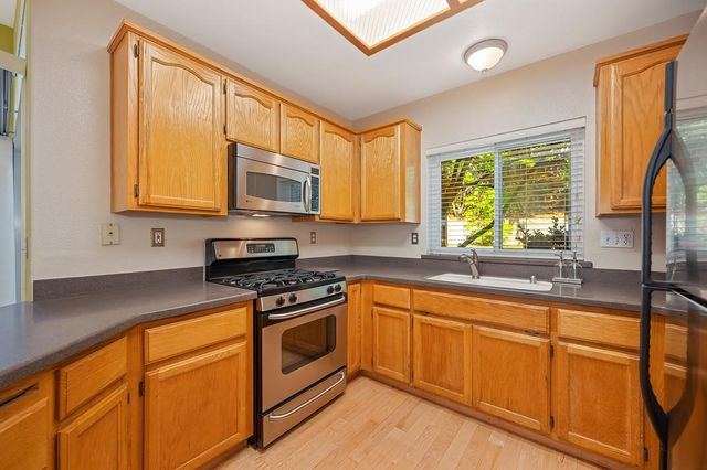 126 Larkin Cir, Folsom, CA 95630