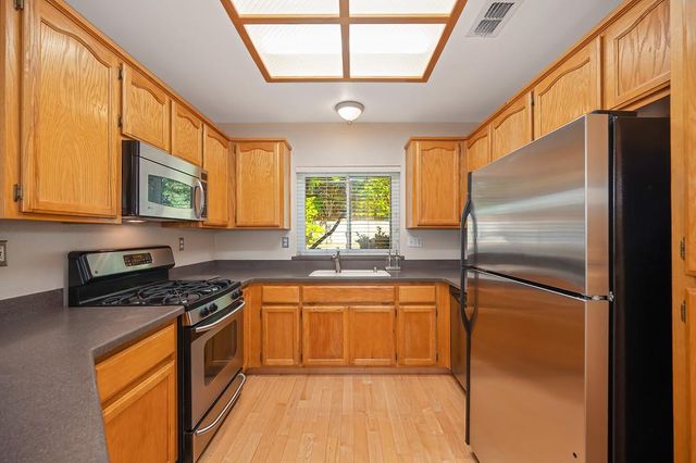 126 Larkin Cir, Folsom, CA 95630