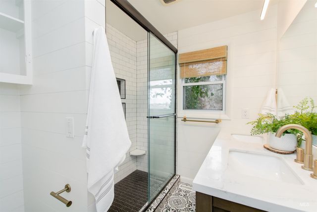 1813 S Robinson Road, Nampa, ID 83687