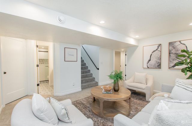 1813 S Robinson Road, Nampa, ID 83687