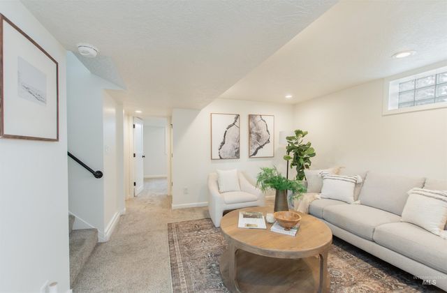 1813 S Robinson Road, Nampa, ID 83687