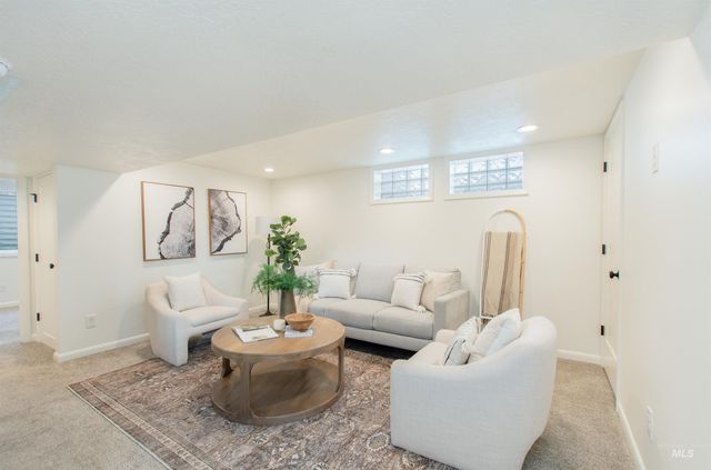 1813 S Robinson Road, Nampa, ID 83687