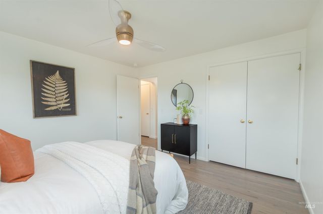 1813 S Robinson Road, Nampa, ID 83687