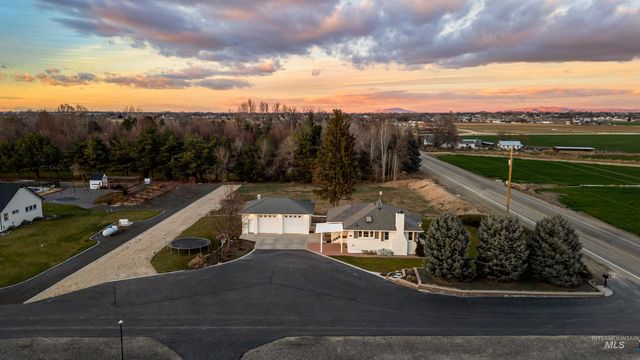 1813 S Robinson Road, Nampa, ID 83687