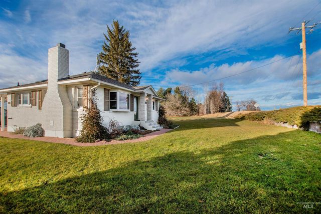 1813 S Robinson Road, Nampa, ID 83687