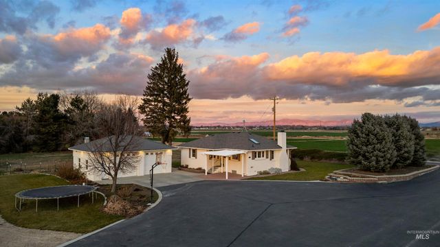 1813 S Robinson Road, Nampa, ID 83687