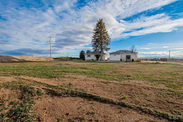 1813 S Robinson Road, Nampa, ID 83687