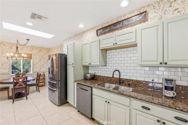 11 E Crescent, Redlands, CA 92373