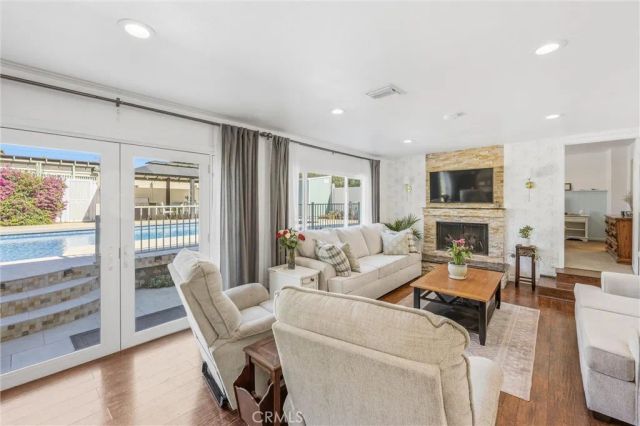 11 E Crescent, Redlands, CA 92373