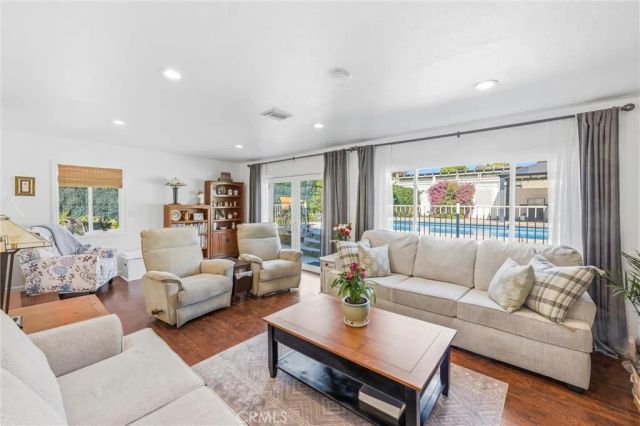 11 E Crescent, Redlands, CA 92373