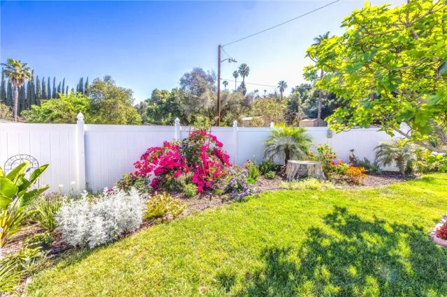 11 E Crescent, Redlands, CA 92373