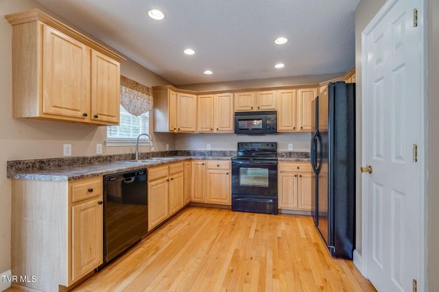 1019 Fox Meadows Circle, Bluff City, TN 37618