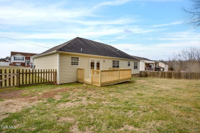 1019 Fox Meadows Circle, Bluff City, TN 37618