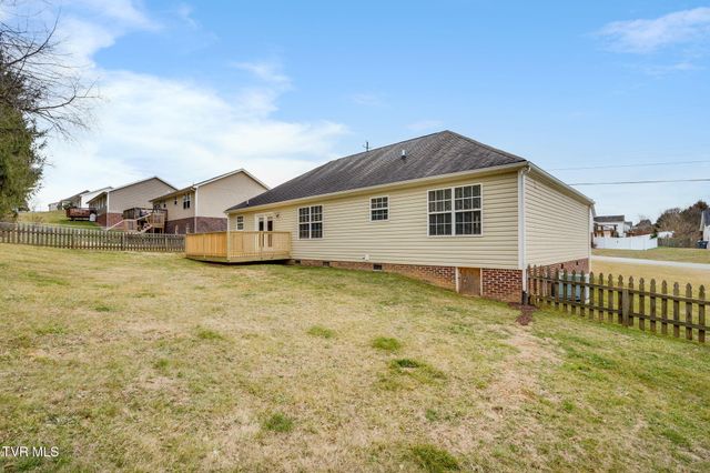 1019 Fox Meadows Circle, Bluff City, TN 37618