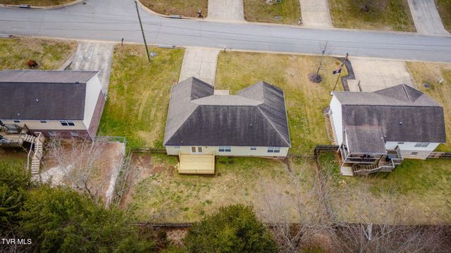 1019 Fox Meadows Circle, Bluff City, TN 37618