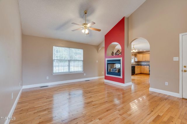 1019 Fox Meadows Circle, Bluff City, TN 37618