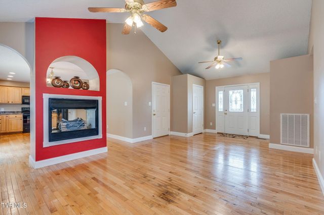 1019 Fox Meadows Circle, Bluff City, TN 37618