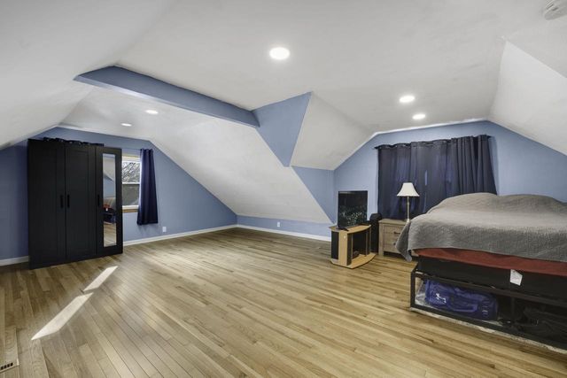 865 S 75th STREET, West Allis, WI 53214