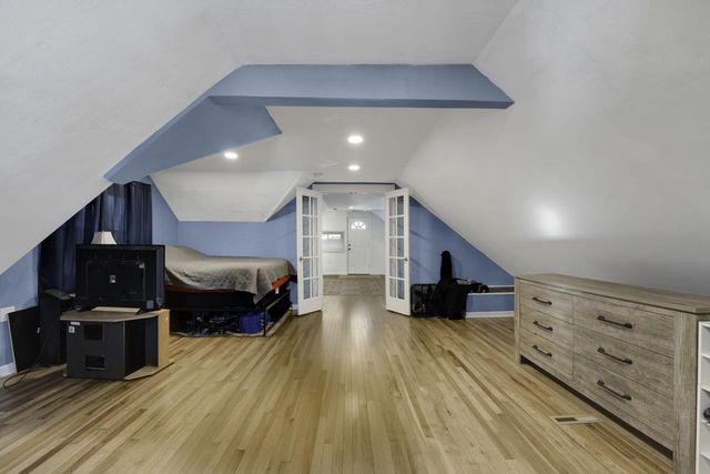 865 S 75th STREET, West Allis, WI 53214