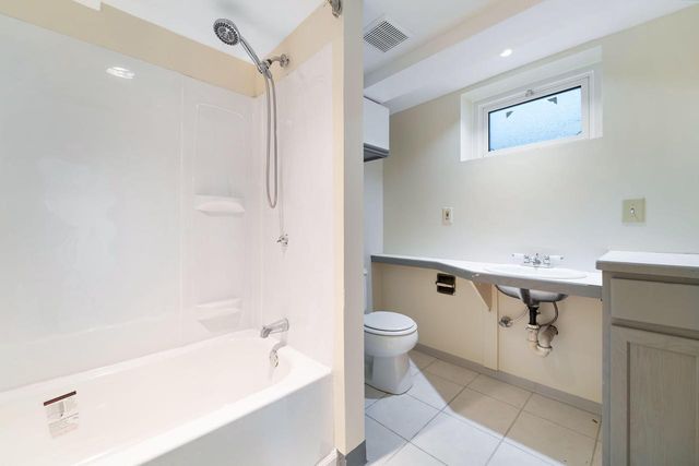 865 S 75th STREET, West Allis, WI 53214