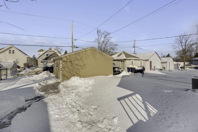 865 S 75th STREET, West Allis, WI 53214