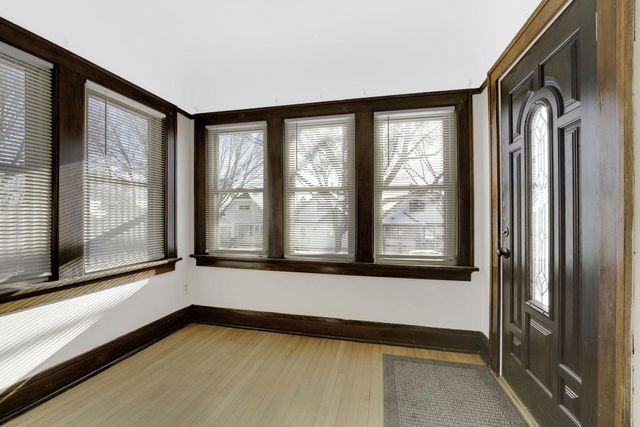 865 S 75th STREET, West Allis, WI 53214