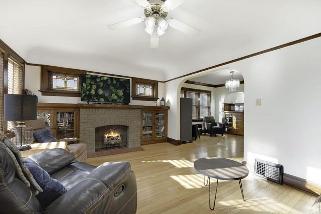 865 S 75th STREET, West Allis, WI 53214