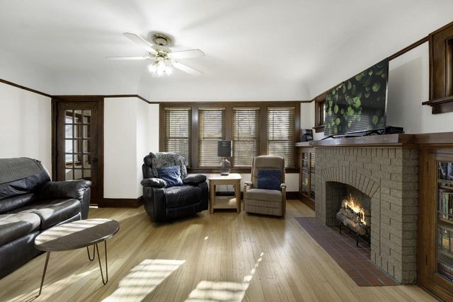 865 S 75th STREET, West Allis, WI 53214