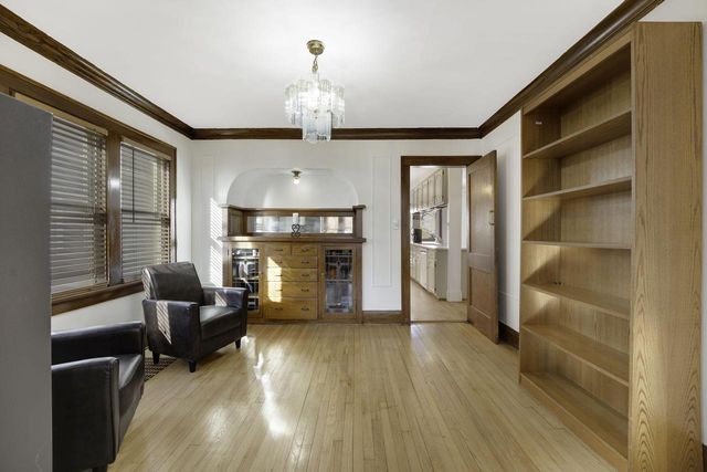 865 S 75th STREET, West Allis, WI 53214