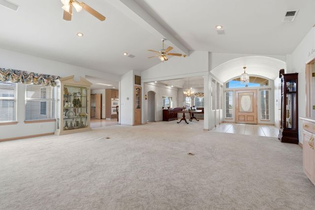 2702 E Goshen Avenue, Visalia, CA 93292