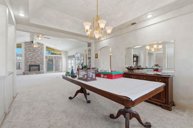 2702 E Goshen Avenue, Visalia, CA 93292