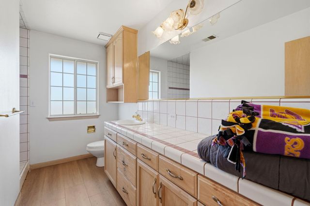 2702 E Goshen Avenue, Visalia, CA 93292