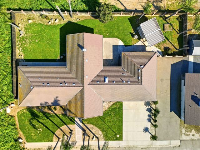 2702 E Goshen Avenue, Visalia, CA 93292