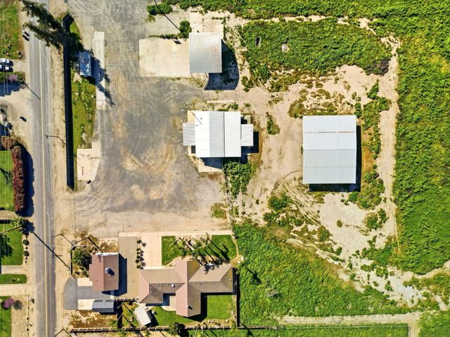 2702 E Goshen Avenue, Visalia, CA 93292