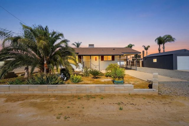 2702 E Goshen Avenue, Visalia, CA 93292