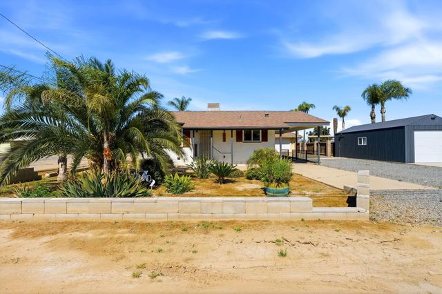 2702 E Goshen Avenue, Visalia, CA 93292