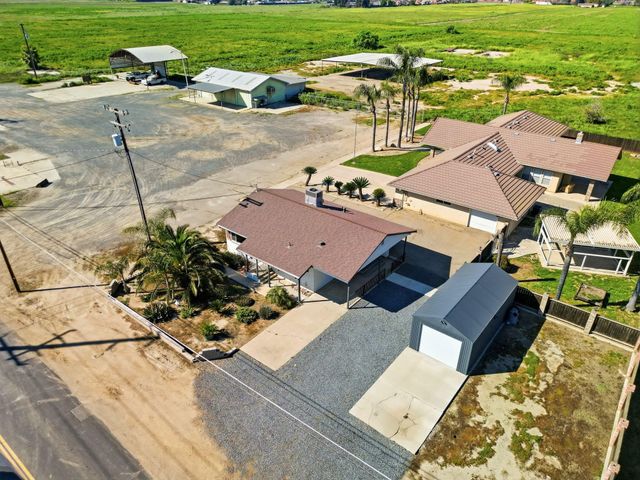 2702 E Goshen Avenue, Visalia, CA 93292