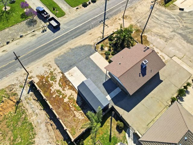 2702 E Goshen Avenue, Visalia, CA 93292