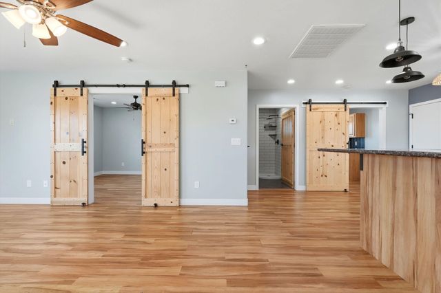 2702 E Goshen Avenue, Visalia, CA 93292