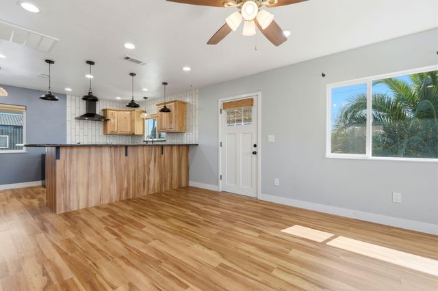 2702 E Goshen Avenue, Visalia, CA 93292