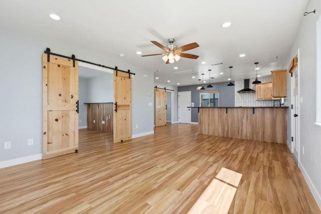 2702 E Goshen Avenue, Visalia, CA 93292