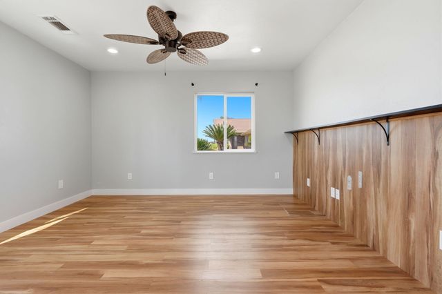 2702 E Goshen Avenue, Visalia, CA 93292