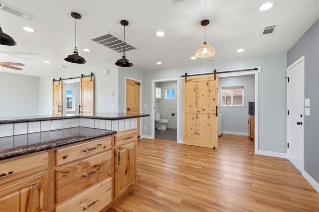 2702 E Goshen Avenue, Visalia, CA 93292