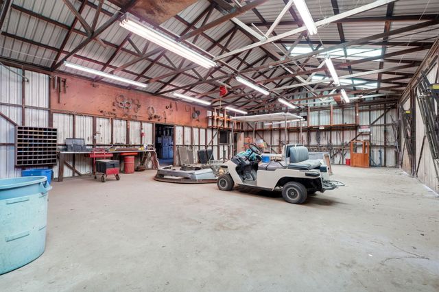 2702 E Goshen Avenue, Visalia, CA 93292